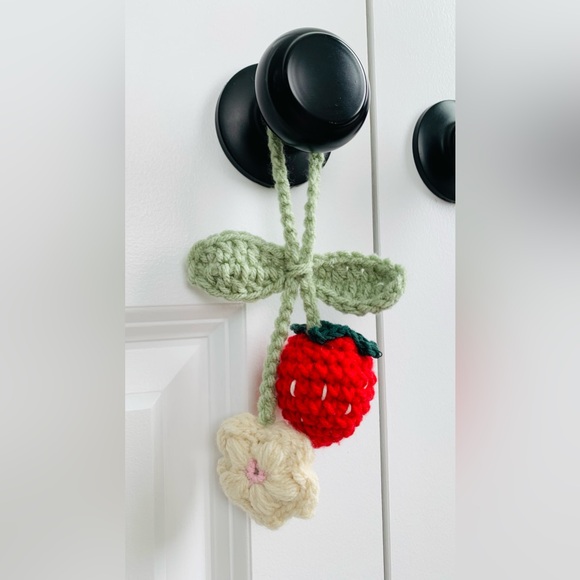 🍓🌸Strawberry & Cream Flower Bag Charm with Sage Leaves - Picture 5 of 7